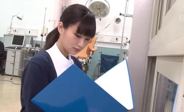 Chuyện sau giờ làm của em nữ sinh xinh đẹp